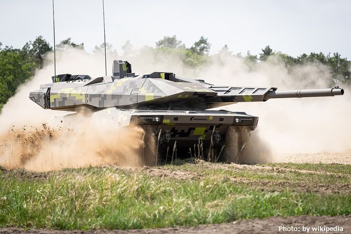ラインメタル社、最新兵器「KF51 パンター戦車」と「KF41 リンクス」をウクライナ譲渡に前向き…ドイツ政府が検討中！