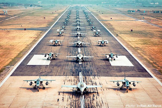 インド空軍が独立75周年を記念してエレファントウォーク ラファール戦闘機とジャギュア戦闘攻撃機がズラリ ろいアンテナ