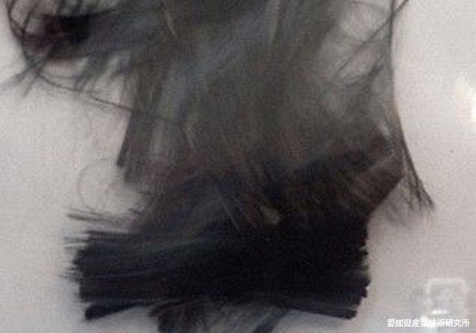 鉄の4分の1の重さで、強さは鉄の10倍以上の炭素繊維強化プラスチック…伝統地場産業の技でリサイクル！