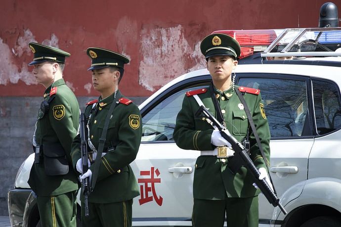 中国が日本に「秘密警察」を設置、派出所には人民解放軍の民兵、スパイ活動、中国人の監視、脅迫など行っていた！