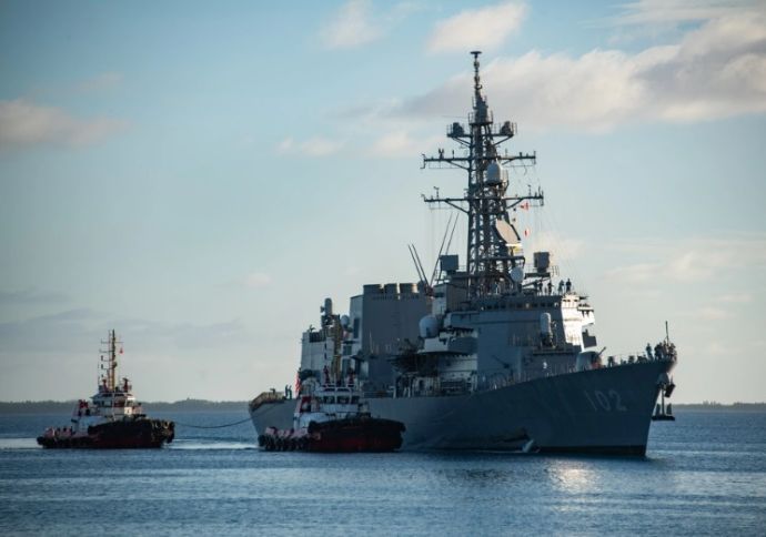 海自護衛艦「はるさめ」がディエゴ・ガルシア島の米海軍支援施設に寄港！