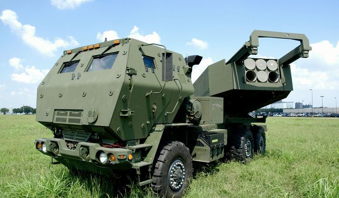 森に身を潜めるロシア兵士たちを高機動ロケット砲HIMARSで攻撃…死者60人以上の映像をウクライナ公開！