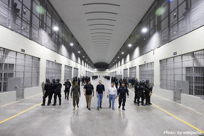 米国土安全保障省がエルサルバドルに強制送還された男性の妻の住所をXで公開…妻は身を隠す事態に！