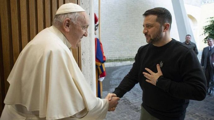 ゼレンスキー大統領、ロシア領内への攻撃を提案「あらゆる奇策を使う必要がある」！