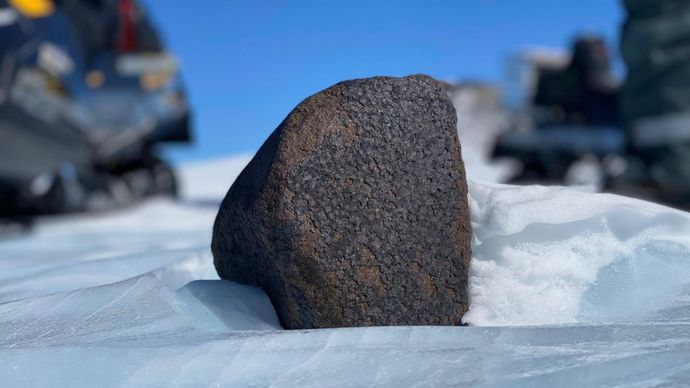 南極で8キロ近い隕石が見つかる！