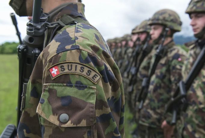 女性にも兵役義務を、永世中立国スイスが検討…初の女性国防相が発言！