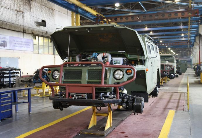 ロシア自動車業界の不振鮮明に、戦時経済に陰り…販売店の倒産も続出！