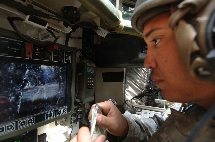 1280px-Rws_stryker_interiorscreen
