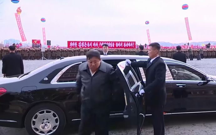 金正恩氏を守っているのは米国と日本？…警護のためフォードとレクサスを使用！