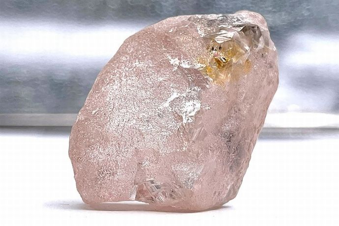 希少なピンクダイヤの原石を発見、過去300年間で史上最大級…アンゴラ！