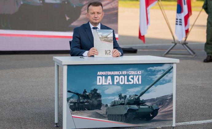 ポーランド国防相、韓国のK2黒豹戦車に乗って「エクセレント」連発…防衛産業関連25兆ウォン輸出の顛末！