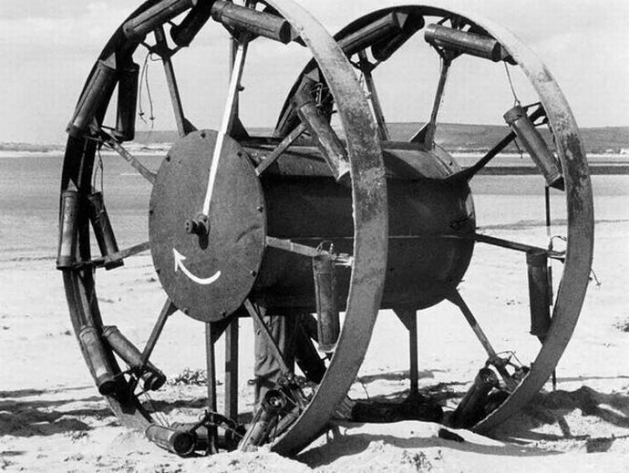 イギリス考案の珍兵器「パンジャンドラム」とは？！