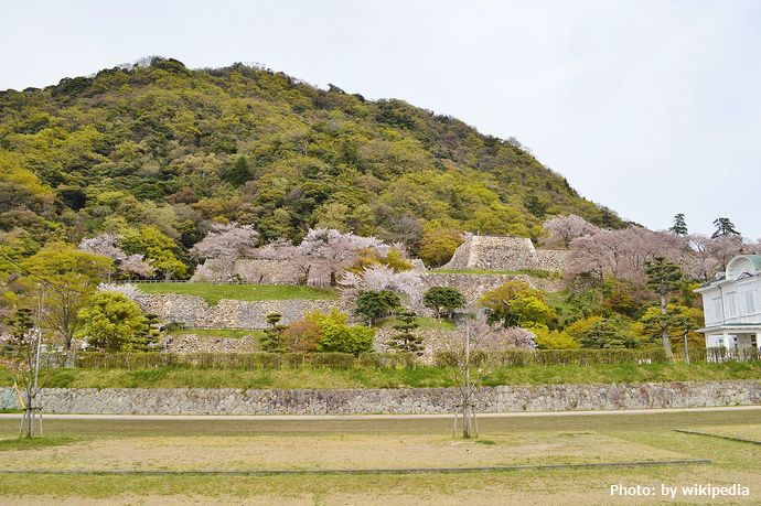 1280px-Tottori_Castle,_zenkei