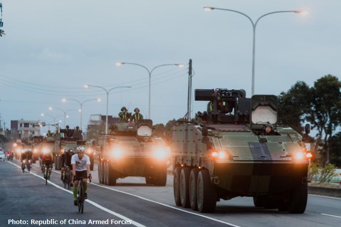 台湾陸軍の装輪装甲車部隊が一般道での長距離走行訓練を実施！