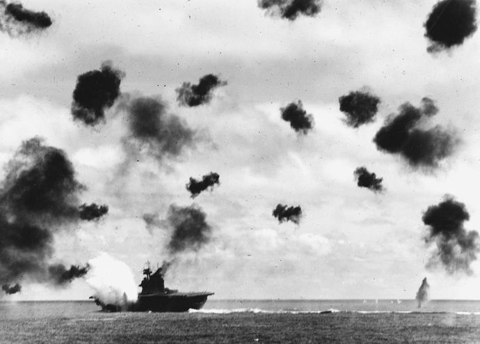 1280px-USS_Yorktown_(CV-5)_is_hit_by_a_torpedo_on_4_June_1942