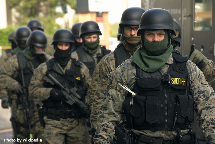 SWAT_team_prepared_(4132135578)
