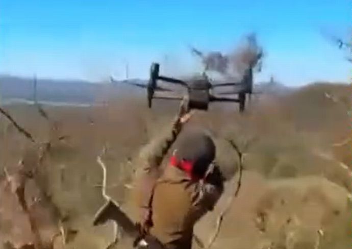 メキシコの麻薬カルテル、役立たずの人質をドローンで家に帰してあげる！