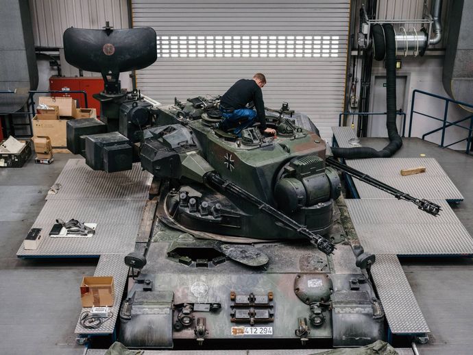 NATOとEU諸国、ウクライナ援助の兵器備蓄尽きる…増産を検討！