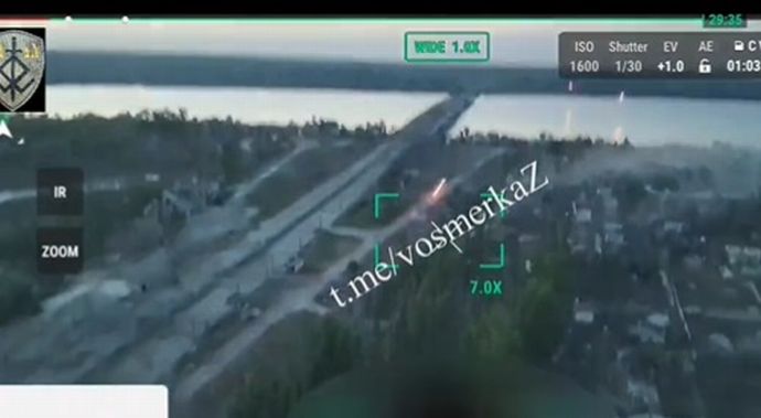 ヘルソンのアントノフスキー橋でロシア空挺部隊が退却していく映像…バフムトでも攻勢、最大1キロ前進！