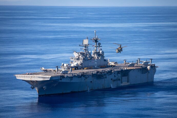 米陸軍ヘリ部隊、海軍と協力してインド太平洋地域における作戦行動範囲を拡大！