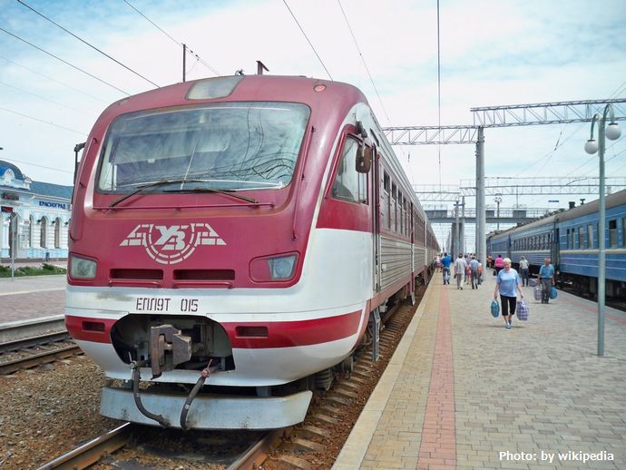 ウクライナ鉄道、長距離列車に女性専用車両を導入…性犯罪対策で！
