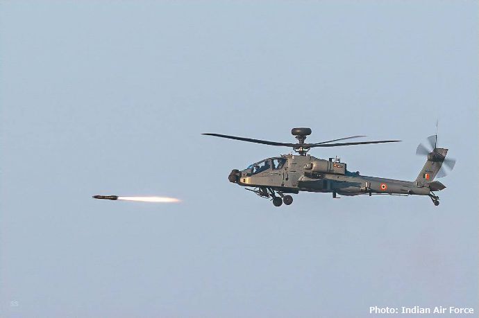 AH-64Eがミサイル発射…インド空軍の演習に多機種の航空機、ヘリコプターが参加！