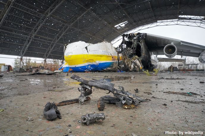 Antonov_Airport_after_Russian_invasion_of_Ukraine_and_Mriya