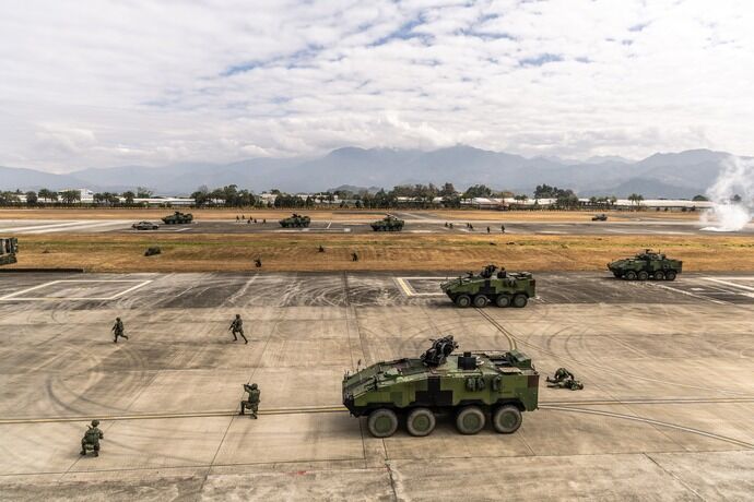 台湾国軍が春節を前に国土防衛演習を実施…高機動ロケット砲システム「ハイマース」も登場！