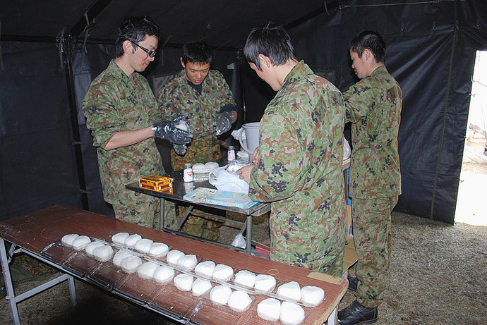 「米価と洋服は同じ」鈴木農水相の発言に専門家「米の備蓄は国防費と同じ」！