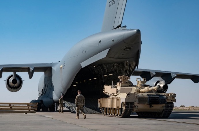 C-17輸送機は戦車が積めるがたった1両なんだよな！