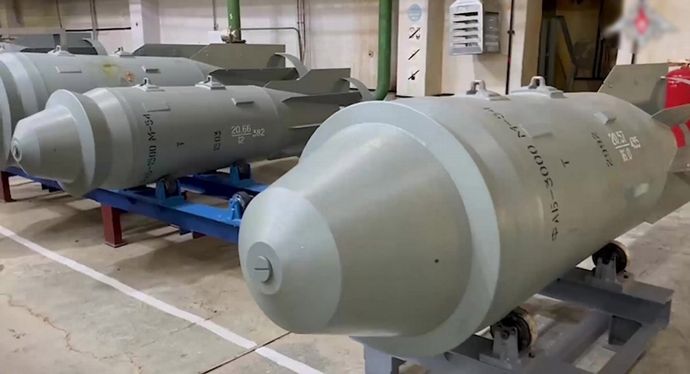 ロシアの空爆が活性化したのはFAB滑空爆弾の量産化以後…撃墜できる西側SAMは限られる！