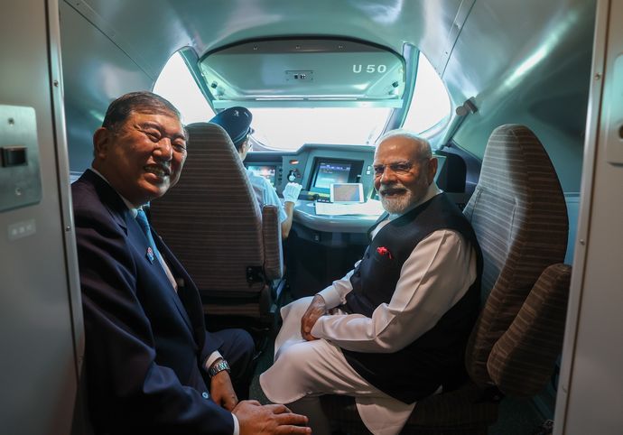 石破首相、インドのモディ首相と東北新幹線に同乗…新型車両の技術力をアピール！