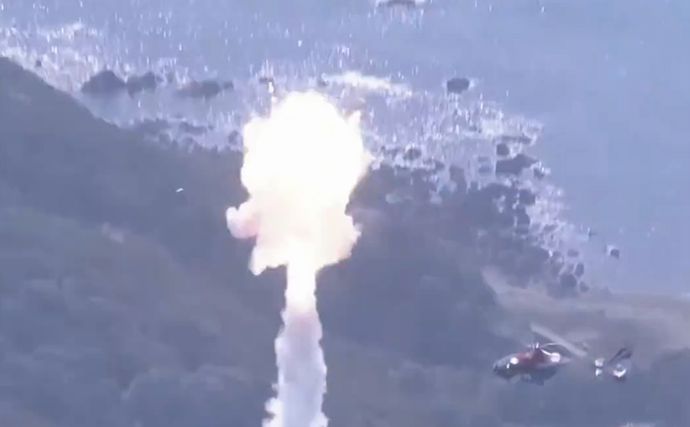 民間初の小型ロケット「カイロス」初号機、打ち上げ直後に爆発…内閣衛星情報センターの小型衛星1基を搭載！