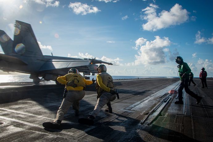 米軍、シリア中部で大規模空爆を実施… ISイスラム国拠点に報復攻撃！