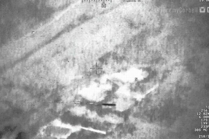 米軍ドローンが撮影した「未確認航空現象」…イラク上空で捉えた円筒形物体の画像公開！