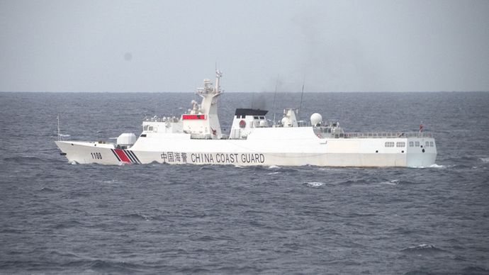 中国海警局、警備艦に76ミリ艦砲と対艦ミサイルまで搭載…米国を超えた！