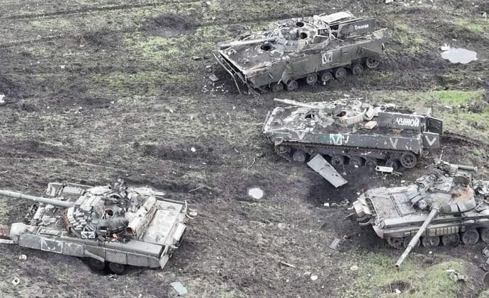 ロシア軍の損害、装甲車7162(＋11)・長距離砲2877(＋14)・特殊車両352(＋7)…ウクライナ国防省発表！