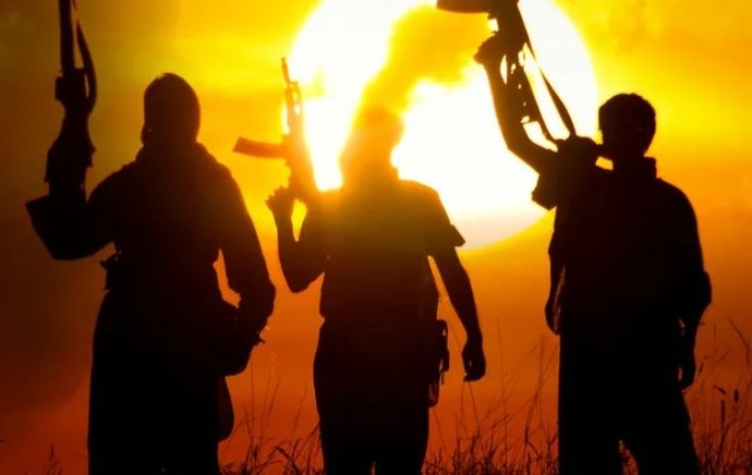 結婚式の祝砲(実弾)に新郎が被弾して死亡、新婦側の親戚である女を逮捕…トルコ北部！