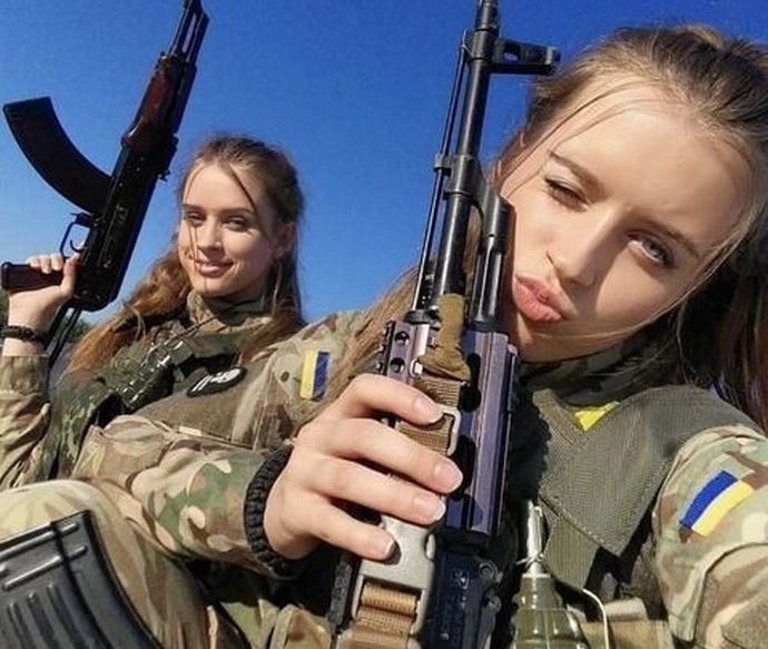 ウクライナで軍務につく女性が急増…男性は全滅か？！