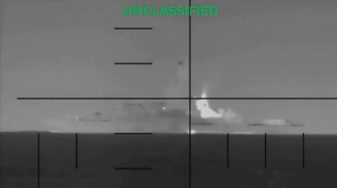 米海軍潜水艦がイラン海軍フリゲート艦を魚雷攻撃で撃沈、80人超死亡…スリランカ沖！