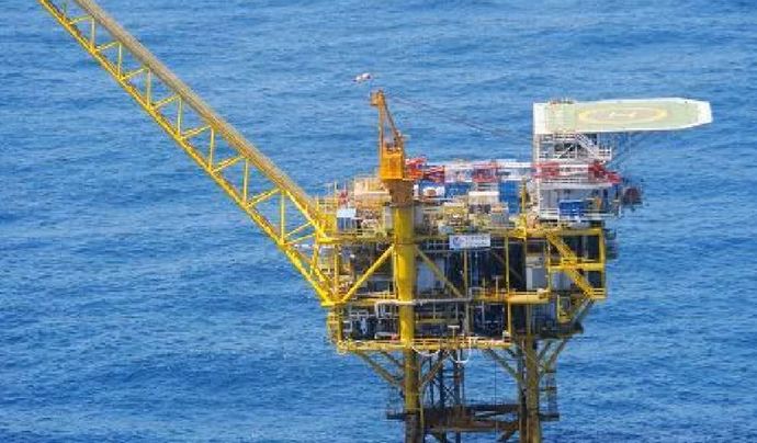 外務省、中国が東シナ海に新構造物設置で抗議…ガス田開発か！