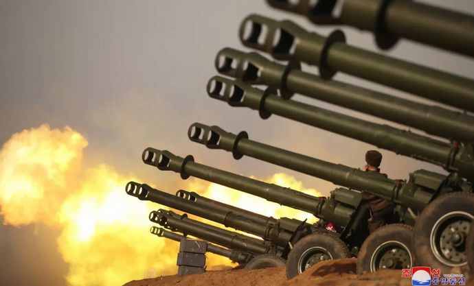 北朝鮮、民間軍事会社ワグネルに砲弾1万発を供与へ…鉄道で輸送する計画！