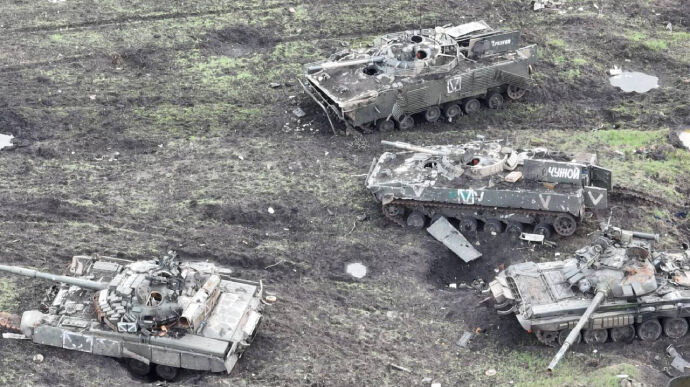 ロシア軍、開戦時は戦車3000両所有→3000両損失→骨董品で補う→残り1750両！