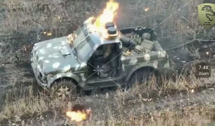 ロシア軍で小型乗用車「ラーダ」での突撃が常態化…年約4000両の車両損失で補充追いつかず「脱機械化」へ！