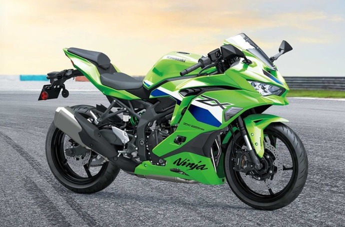 カワサキ「Ninja ZX-25RR」を日本初導入、スタンダード版「25R」は廃止…価格は105万2700円！