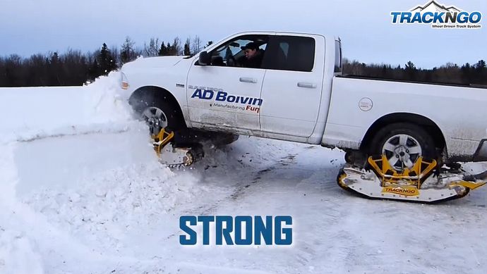 まるでクルマのスノーブーツ、タイヤのまま履けば雪上車になるキャタピラ！