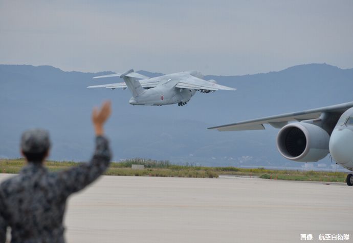 松野官房長官「政府チャーター機の料金が1人3万円は適切だった」と説明！