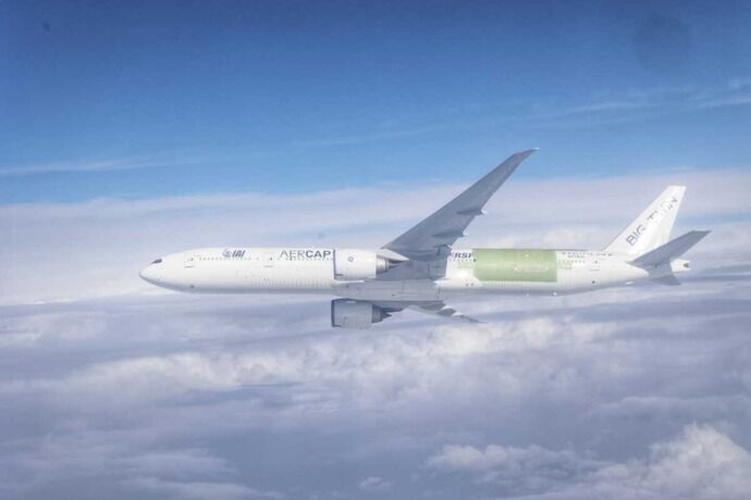 ボーイング777-300ERSF「ビッグツイン」の改修初号機が初飛行に成功…世界最大の双発貨物機！
