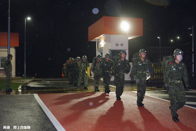 陸上自衛隊が基地外の公道を使った行進訓練を初めて実施…宮古島市！
