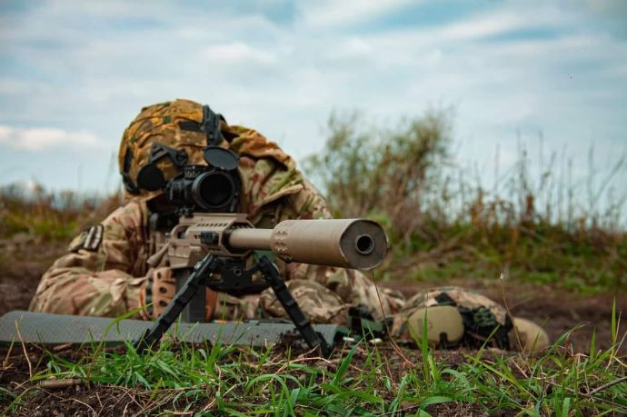 バフムート郊外で数ｍ感覚でロシア軍兵士の遺体が転がる…非常にショッキングなので閲覧注意！